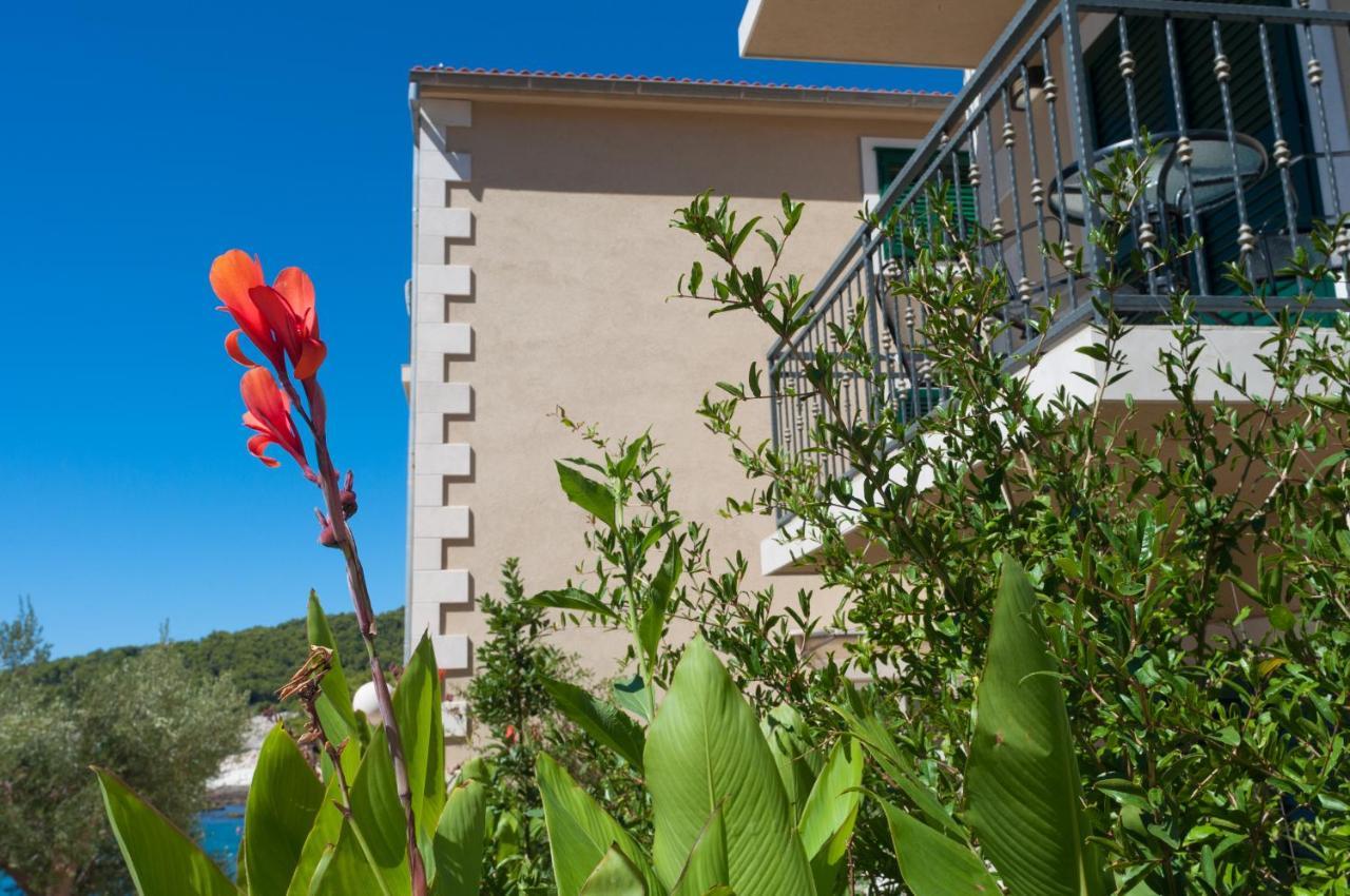 Hotel Fortuna Milna  Bagian luar foto