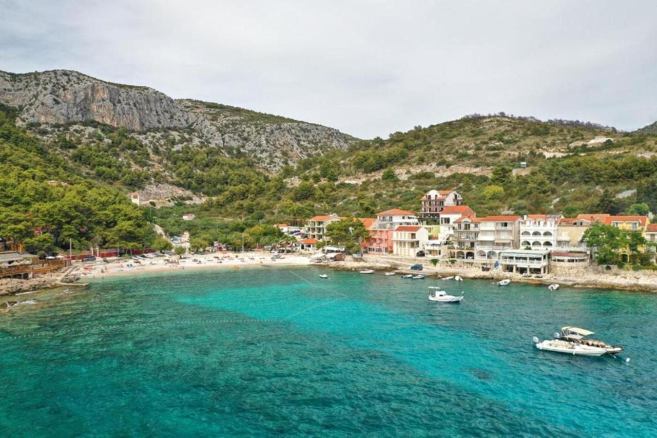 Hotel Fortuna Milna  Bagian luar foto