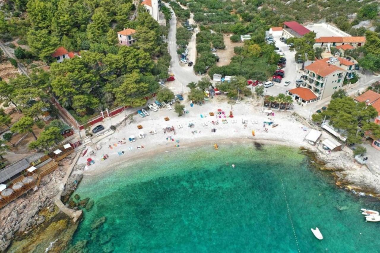 Hotel Fortuna Milna  Bagian luar foto