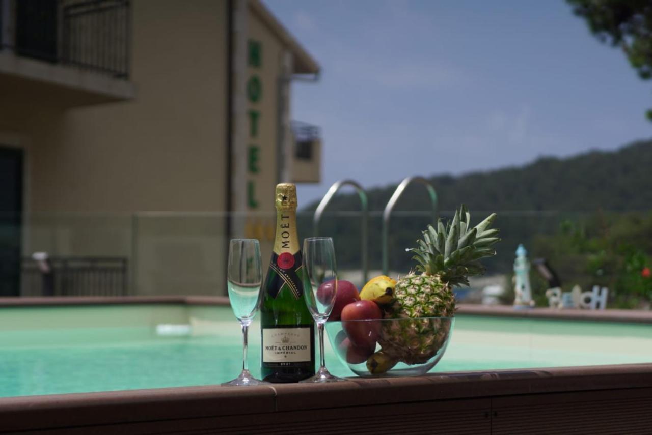 Hotel Fortuna Milna  Bagian luar foto