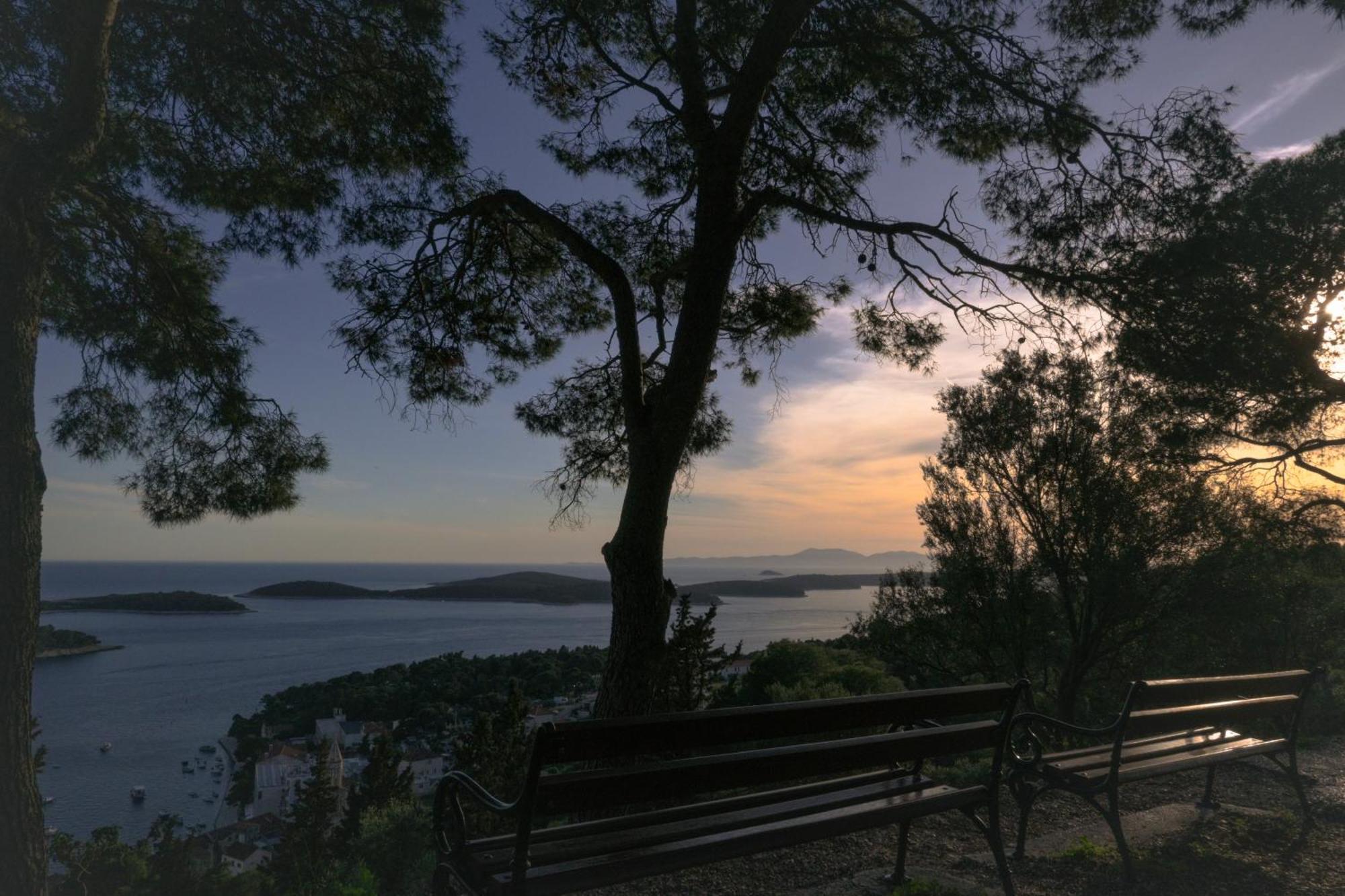 Hotel Fortuna Milna  Bagian luar foto