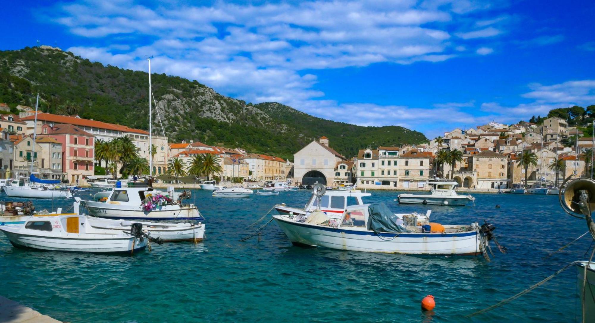 Hotel Fortuna Milna  Bagian luar foto