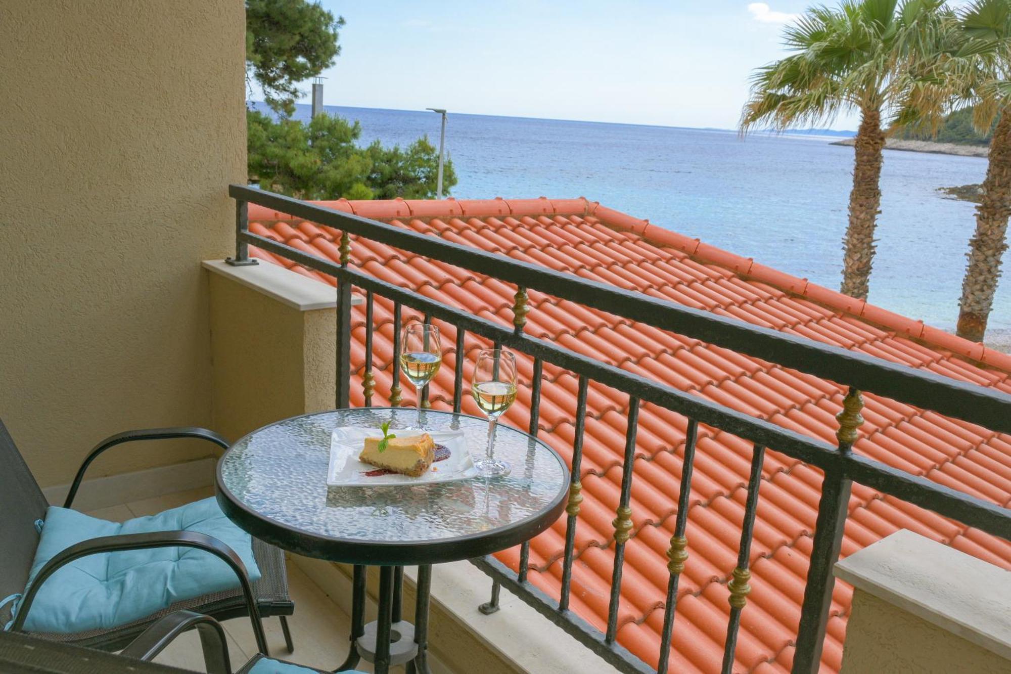 Hotel Fortuna Milna  Bagian luar foto