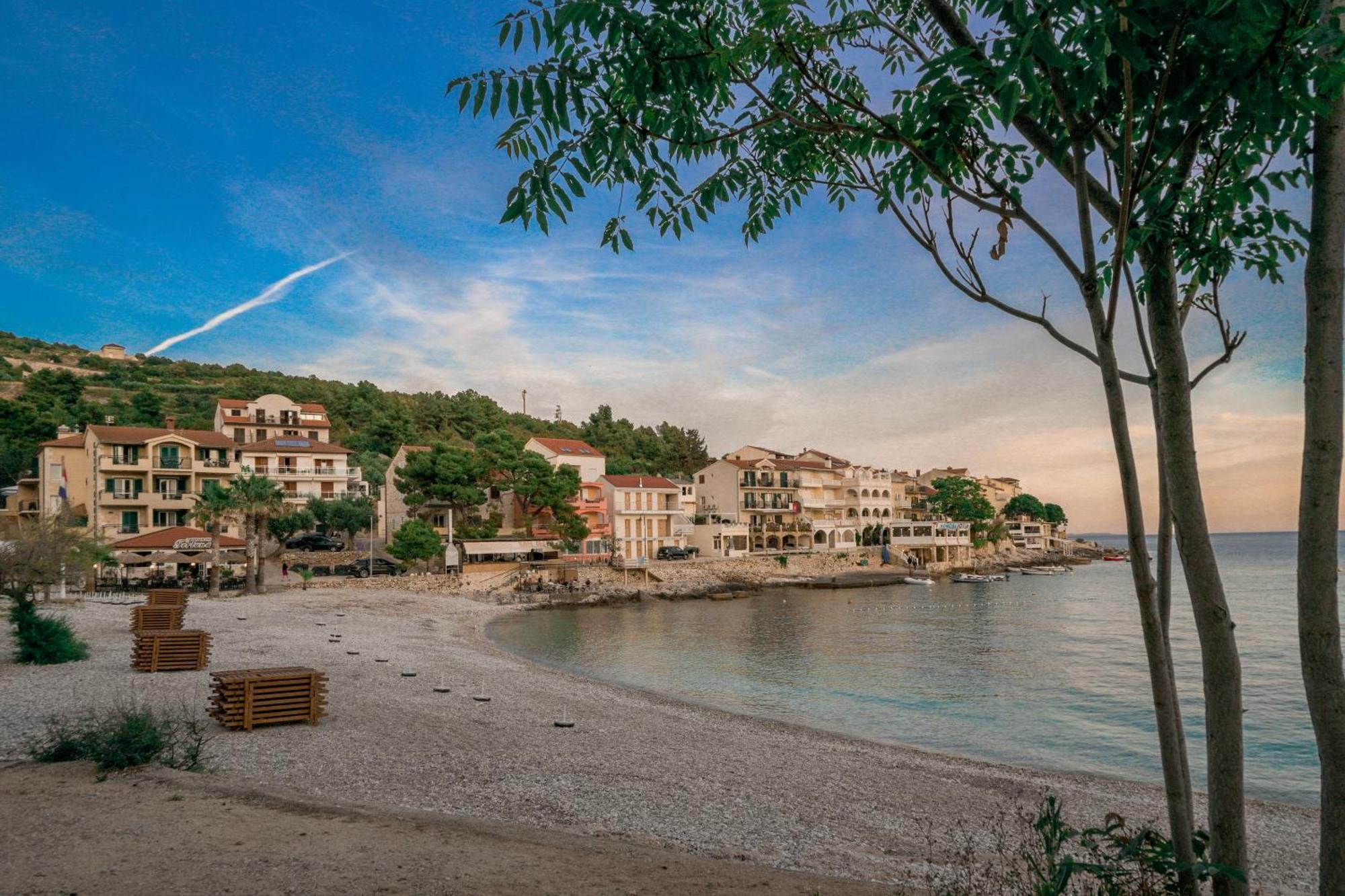 Hotel Fortuna Milna  Bagian luar foto