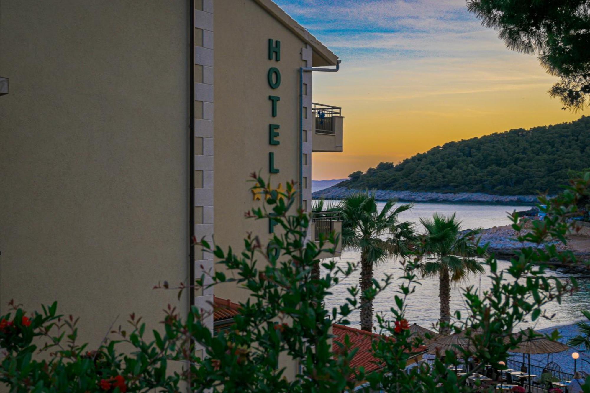 Hotel Fortuna Milna  Bagian luar foto