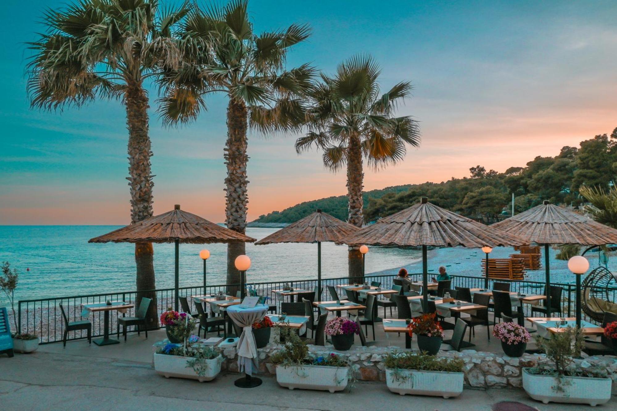 Hotel Fortuna Milna  Bagian luar foto