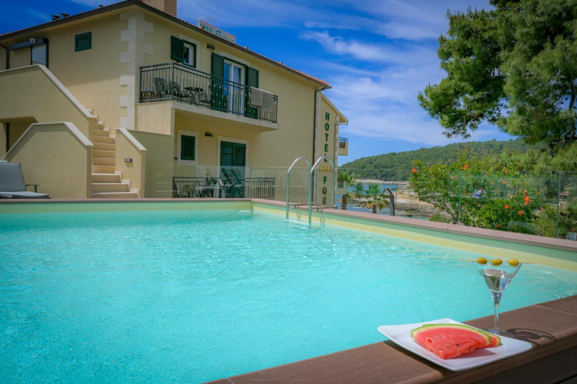 Hotel Fortuna Milna  Bagian luar foto