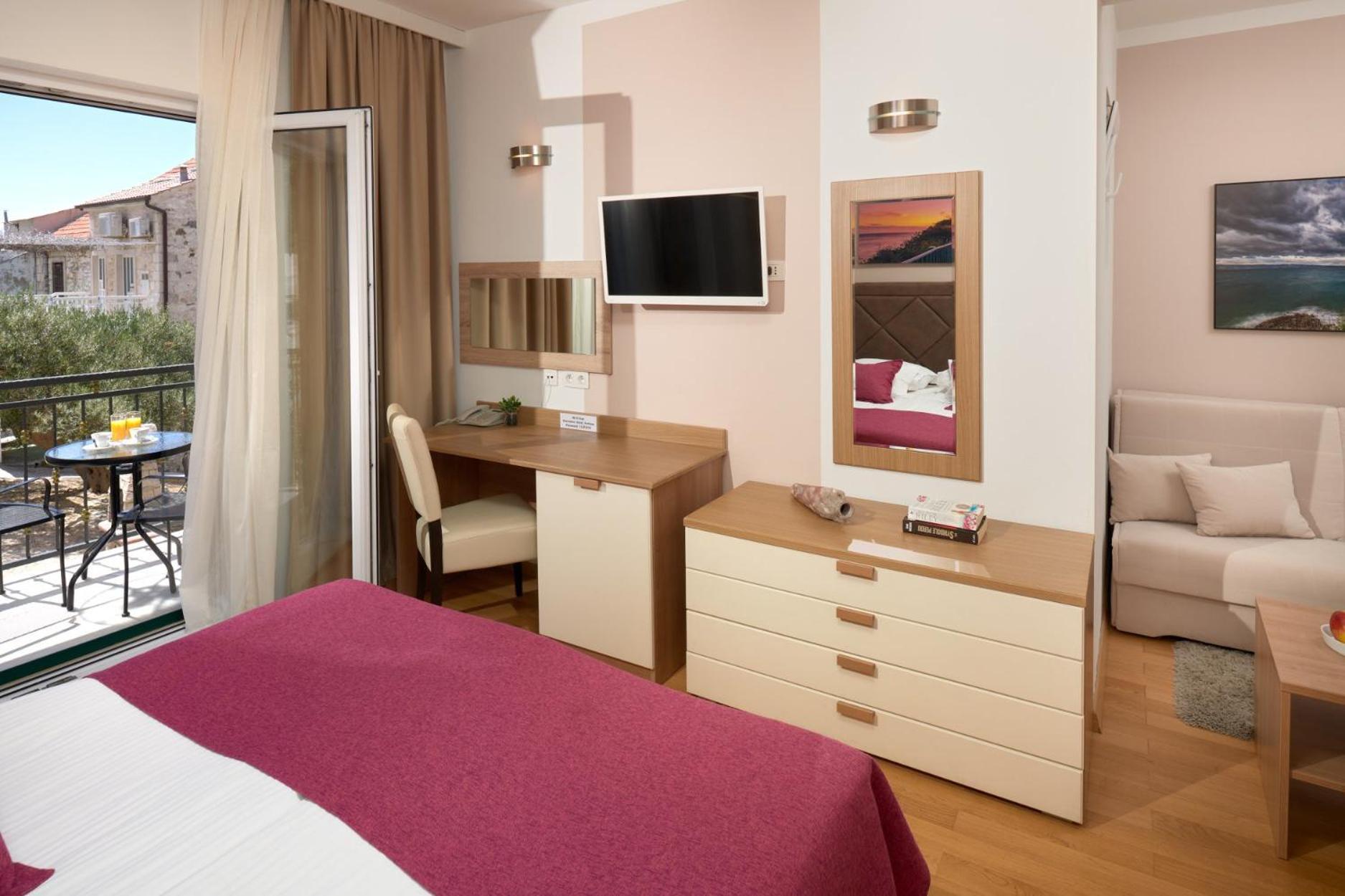 Hotel Fortuna Milna  Bagian luar foto