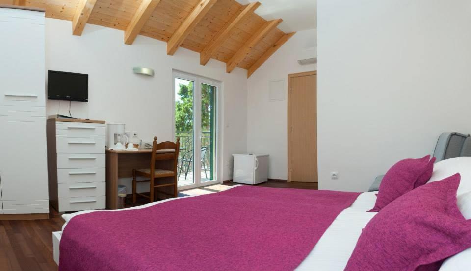 Hotel Fortuna Milna  Bagian luar foto