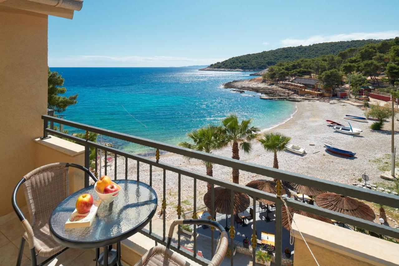 Hotel Fortuna Milna  Bagian luar foto