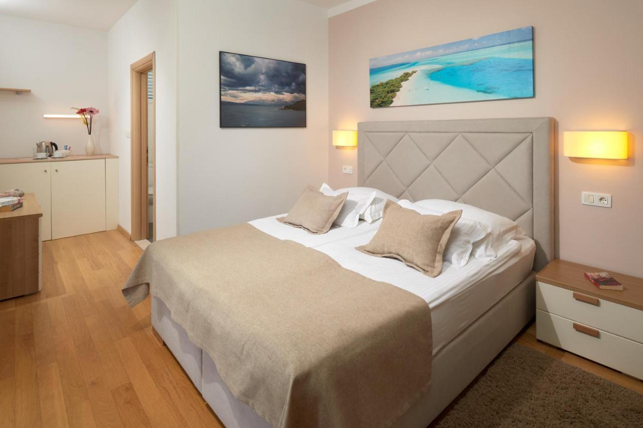 Hotel Fortuna Milna  Bagian luar foto